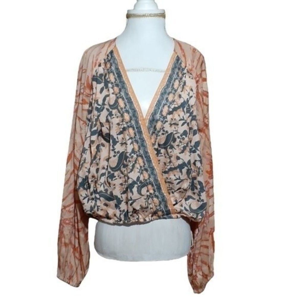 Free People Cruisin' Together Women's Printed Neutral Long Sleeve Top Sz Small - Picture 2 of 11